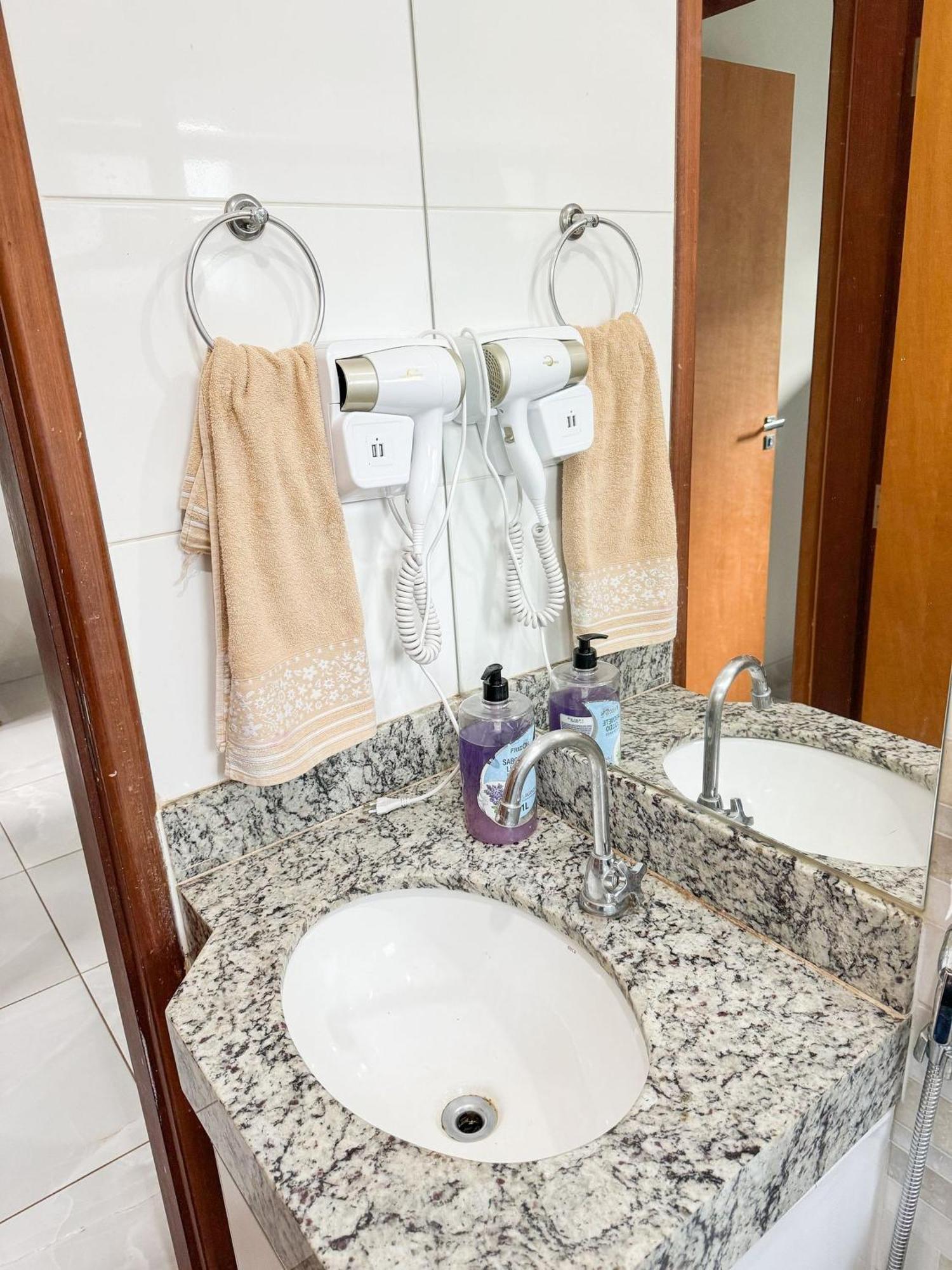 207- Apartamento De 2 Quartos No Alto Caicaras Patos de Minas Exteriér fotografie